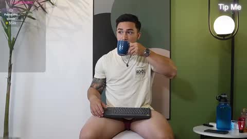 Snapshot of hunk_ryan chatting on 14, 2, 2025 hunk_ryan online show from 14, 2, 2025