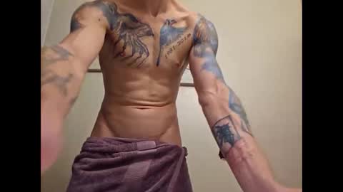 Snapshot of hunkwithglasses chatting on 14, 1, 2026 Wh8teboi online show from 14, 1, 2026