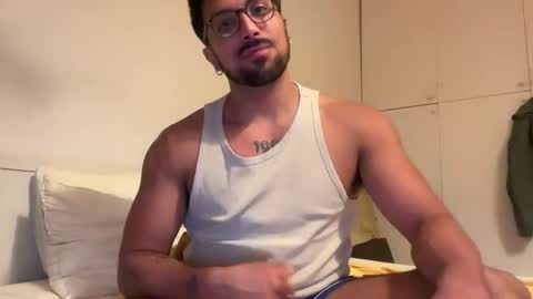 HunkyGuy09 online show from 10, 9, 2025
