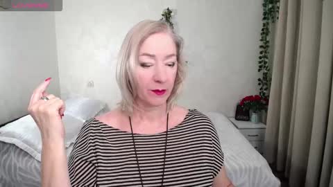 Snapshot of hunters_woman chatting on 29, 11, 2025 Irena online show from 29, 11, 2025