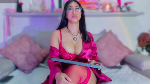 Snapshot of hushaura chatting on 15, 12, 2025 Hushaura online show from 15, 12, 2025