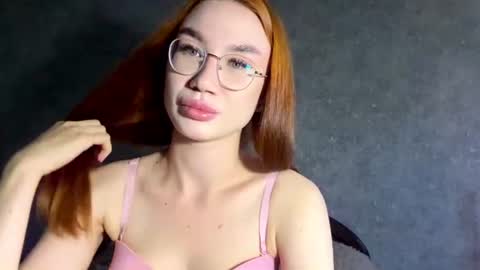 Snapshot of huyomoye chatting on 10, 8, 2026 Mari online show from 10, 8, 2026