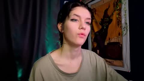 Hyeon Jin online show from 4, 1, 2025