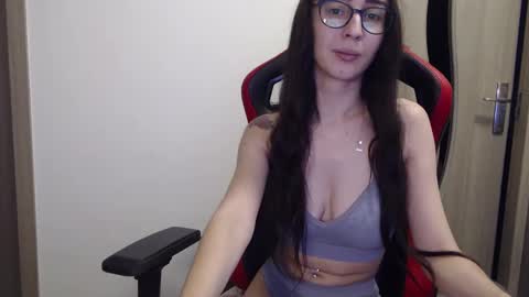 Snapshot of hypefoxxx chatting on 26, 2, 2025 Emma Ava online show from 26, 2, 2025