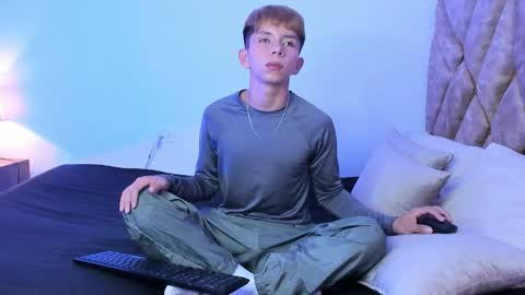 Snapshot of hyunjin_sun chatting on 21, 12, 2025 Son Hyunjin online show from 21, 12, 2025