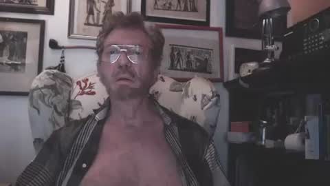 ImYourBitch online show from 13, 2, 2025