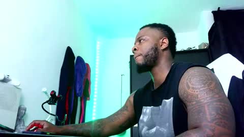 Mr H Independent model online show from 22, 10, 2025