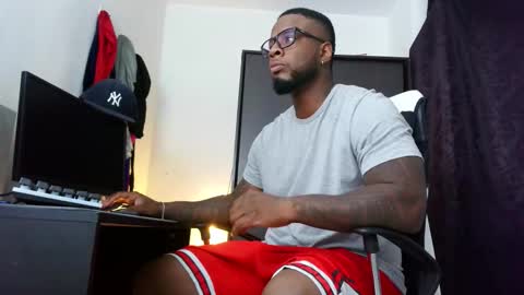 Snapshot of iam_hotbbc chatting on 23, 2, 2026 Mr H Independent model online show from 23, 2, 2026