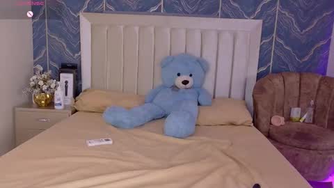 Snapshot of iam_nicolle chatting on 4, 12, 2025 iam_nicolle online show from 4, 12, 2025