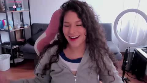 On instagram Imm  NikkiHelp me reach 100 likes online show from 5, 12, 2025