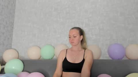 Snapshot of iam_venus chatting on 4, 10, 2025 Venus online show from 4, 10, 2025