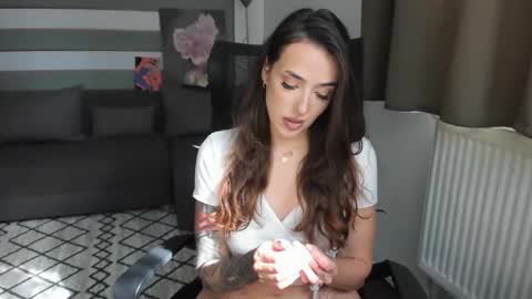 Baby Gal online show from 23, 9, 2025