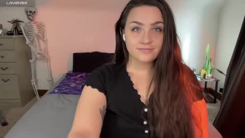 Crystal online show from 3, 2, 2025