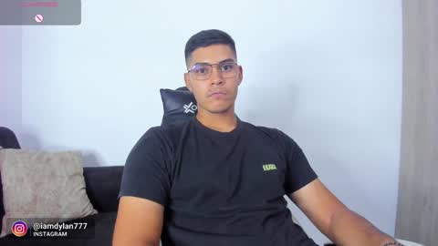Snapshot of iamdylan777 chatting on 30, 1, 2025 Dylan independent model online show from 30, 1, 2025