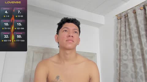 Snapshot of iamjulian_ chatting on 19, 12, 2024 Juliiiiian online show from 19, 12, 2024