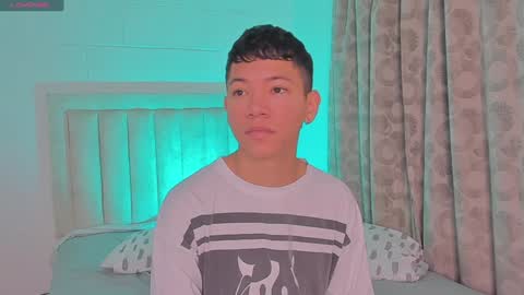 Snapshot of iamjulian_ chatting on 21, 1, 2025 Juliiiiian online show from 21, 1, 2025