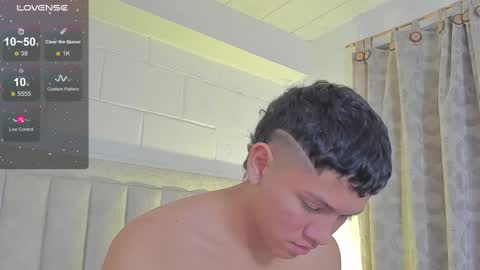 Snapshot of iamjulian_ chatting on 30, 1, 2025 Juliiiiian online show from 30, 1, 2025