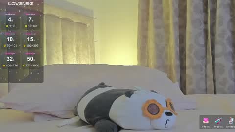 Snapshot of iamjulian_ chatting on 5, 2, 2025 Juliiiiian online show from 5, 2, 2025