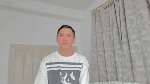 Snapshot of iamjulian_ chatting on 13, 2, 2025 Juliiiiian online show from 13, 2, 2025