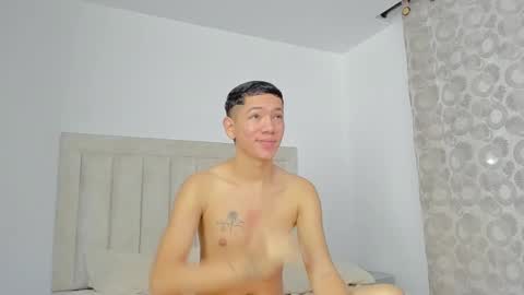 Snapshot of iamjulian_ chatting on 25, 2, 2025 Juliiiiian online show from 25, 2, 2025