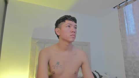 Snapshot of iamjulian_ chatting on 28, 2, 2025 Juliiiiian online show from 28, 2, 2025