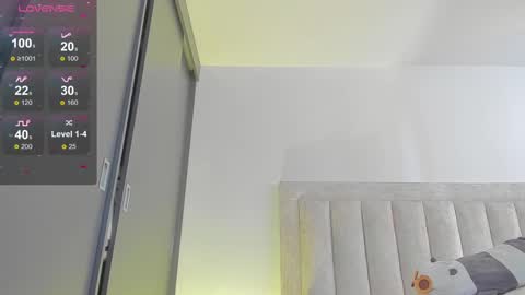 Snapshot of iamjulian_ chatting on 28, 2, 2025 Juliiiiian online show from 28, 2, 2025