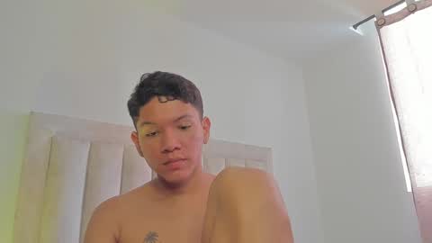 Snapshot of iamjulian_ chatting on 2, 3, 2025 Juliiiiian online show from 2, 3, 2025