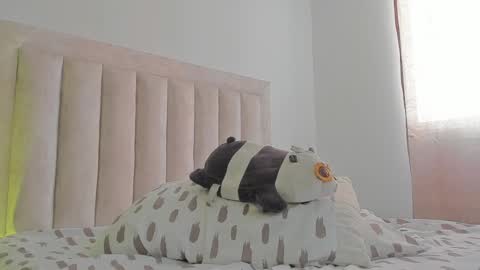 Snapshot of iamjulian_ chatting on 5, 3, 2025 Juliiiiian online show from 5, 3, 2025