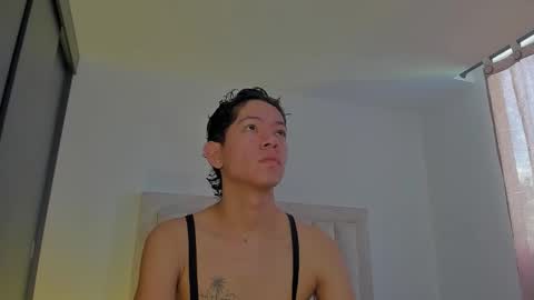 Snapshot of iamjulian_ chatting on 10, 9, 2025 Juliiiiian online show from 10, 9, 2025