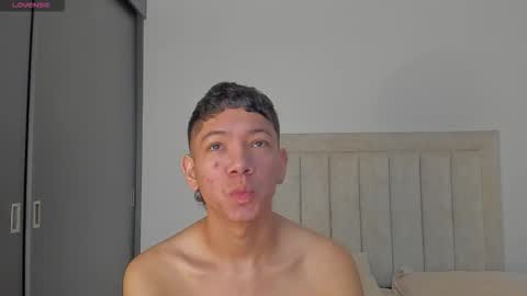 Snapshot of iamjulian_ chatting on 10, 10, 2025 Juliiiiian online show from 10, 10, 2025