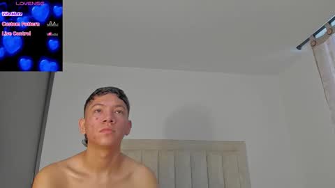 Snapshot of iamjulian_ chatting on 11, 10, 2025 Juliiiiian online show from 11, 10, 2025