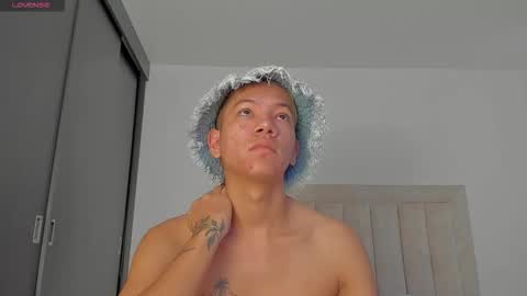 Snapshot of iamjulian_ chatting on 25, 10, 2025 Juliiiiian online show from 25, 10, 2025