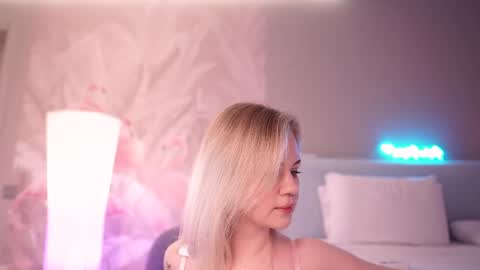 Nina  online show from 17, 4, 2026