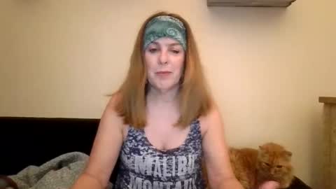 iampoppyy online show from 22, 10, 2025