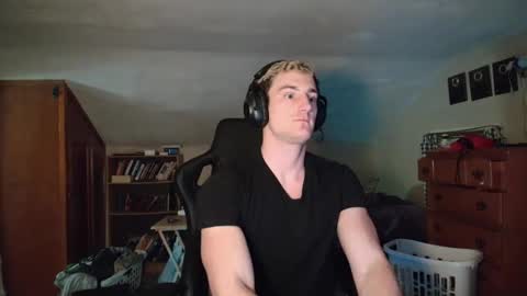 Snapshot of iamtommyparker chatting on 18, 10, 2025 iamtommyparker online show from 18, 10, 2025