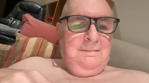 Snapshot of ian53a chatting on 27, 1, 2025 ian53a - mature UK man for same online show from 27, 1, 2025