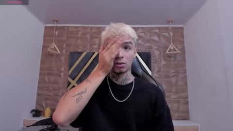 IAN CASTILLO online show from 6, 2, 2026