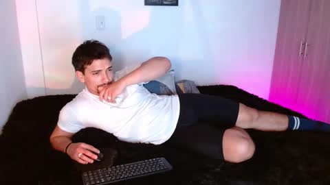 Ian Davis online show from 1, 12, 2025