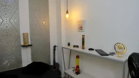 Snapshot of ian_tomson chatting on 31, 10, 2025 online show from 31, 10, 2025