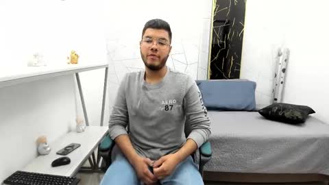 Snapshot of ian_tomson chatting on 3, 11, 2025 online show from 3, 11, 2025