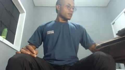 Snapshot of ian_tuner chatting on 4, 12, 2024 ian_tuner online show from 4, 12, 2024