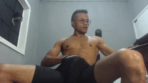 Snapshot of ian_tuner chatting on 5, 12, 2024 ian_tuner online show from 5, 12, 2024