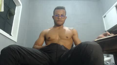 Snapshot of ian_tuner chatting on 7, 12, 2024 ian_tuner online show from 7, 12, 2024