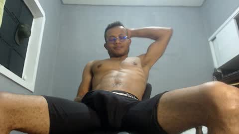 Snapshot of ian_tuner chatting on 8, 12, 2024 ian_tuner online show from 8, 12, 2024