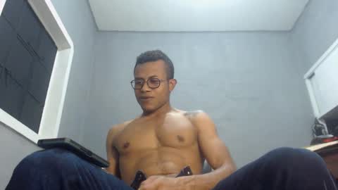 Snapshot of ian_tuner chatting on 24, 12, 2024 ian_tuner online show from 24, 12, 2024