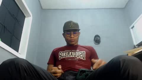 Snapshot of ian_tuner chatting on 1, 1, 2025 ian_tuner online show from 1, 1, 2025