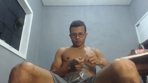 Snapshot of ian_tuner chatting on 5, 1, 2025 ian_tuner online show from 5, 1, 2025