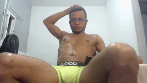 Snapshot of ian_tuner chatting on 19, 9, 2025 ian_tuner online show from 19, 9, 2025