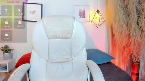 ian  online show from 2, 10, 2025