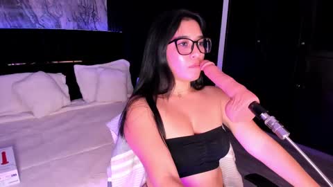 Ibbie Bennett online show from 26, 2, 2025